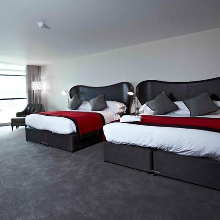 Brooklands Hotel & Spa Вейбридж Экстерьер фото