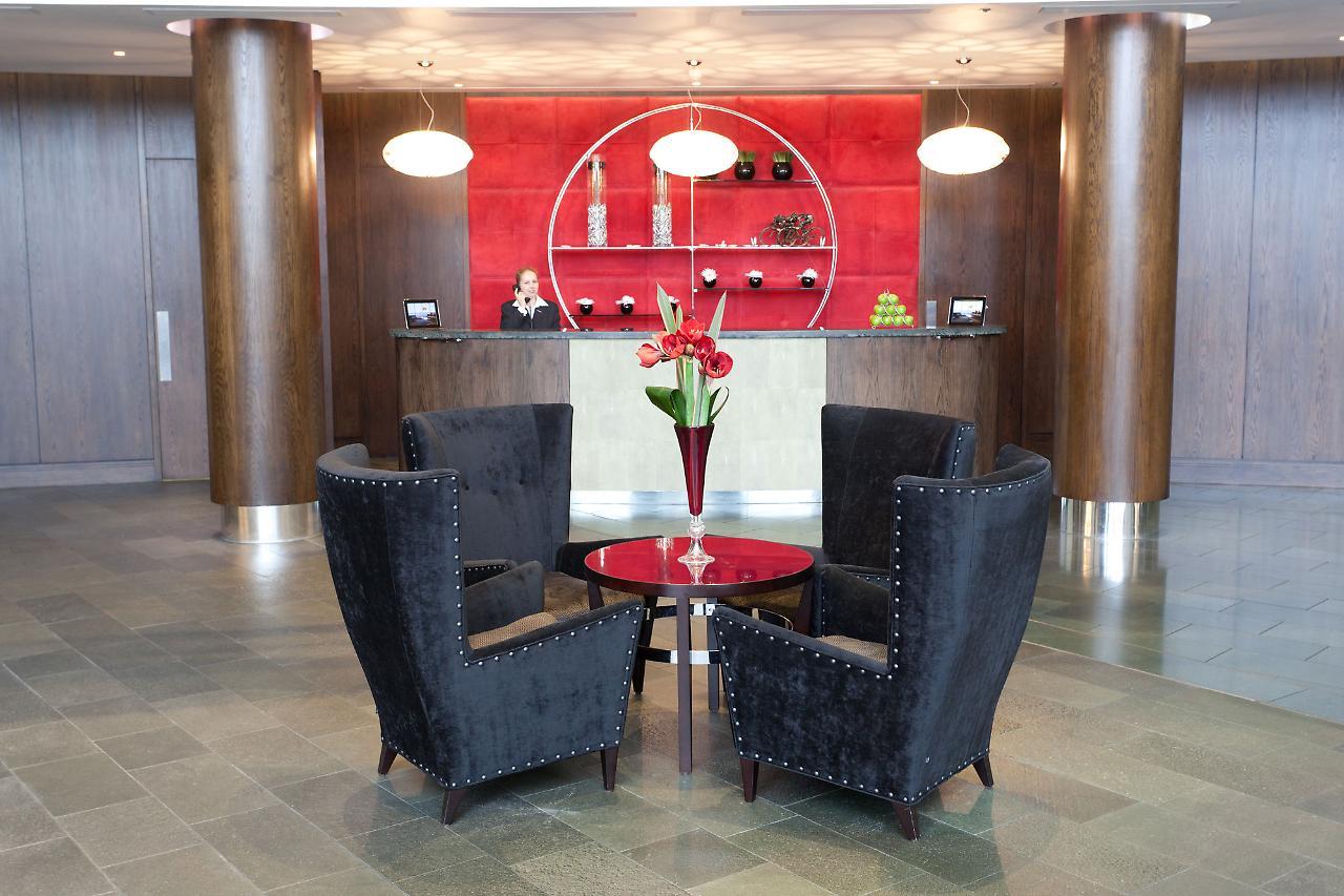 Brooklands Hotel & Spa Вейбридж Интерьер фото