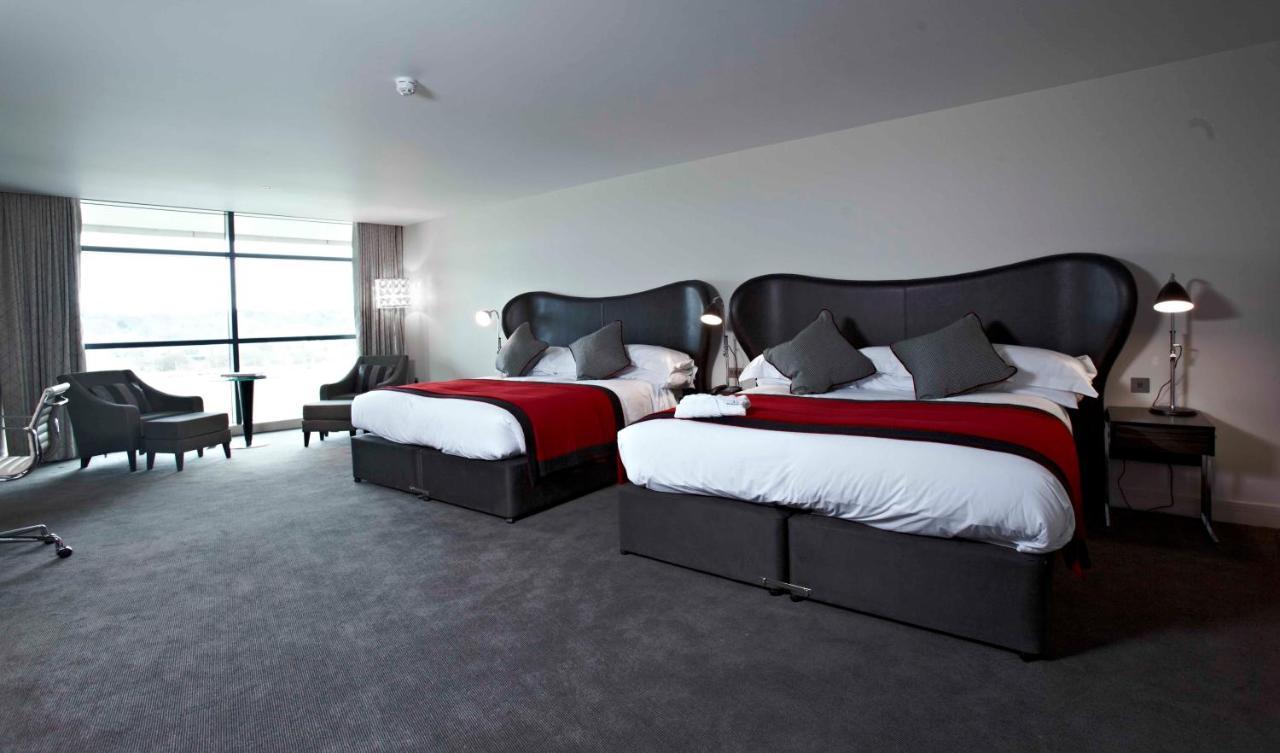 Brooklands Hotel & Spa Вейбридж Экстерьер фото