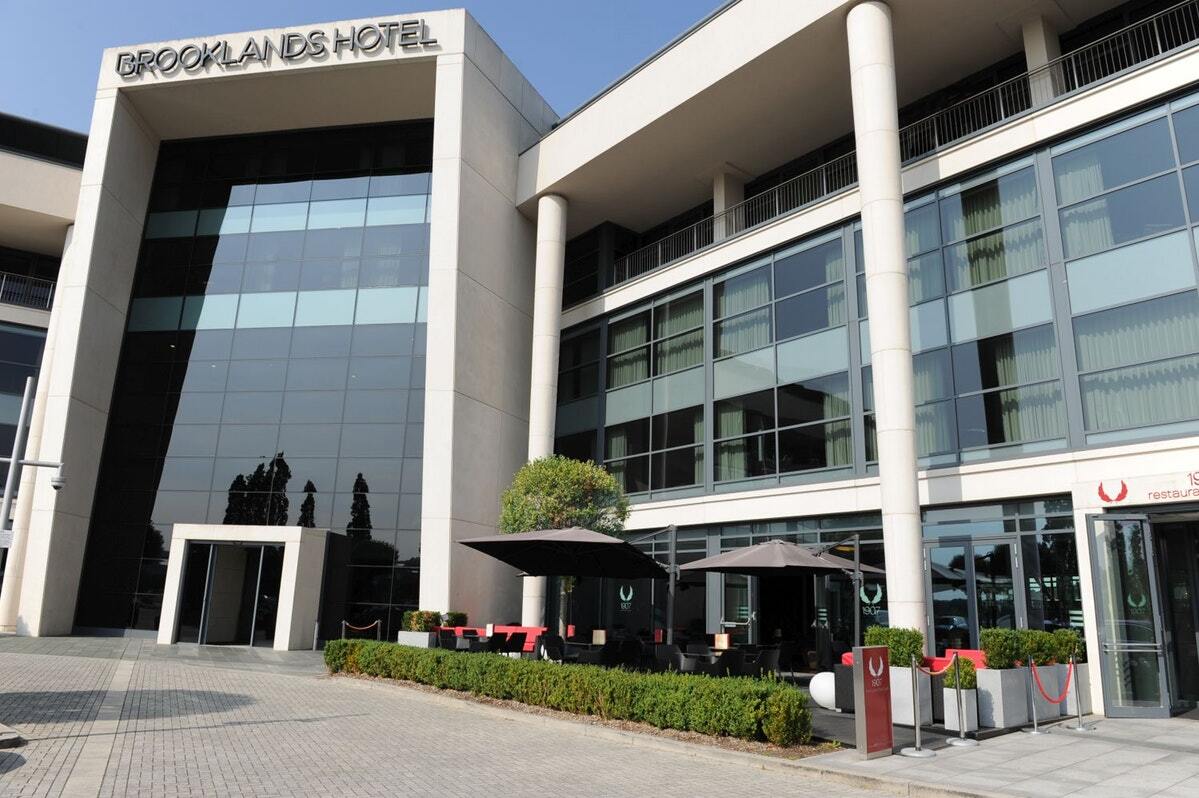 Brooklands Hotel & Spa Вейбридж Экстерьер фото